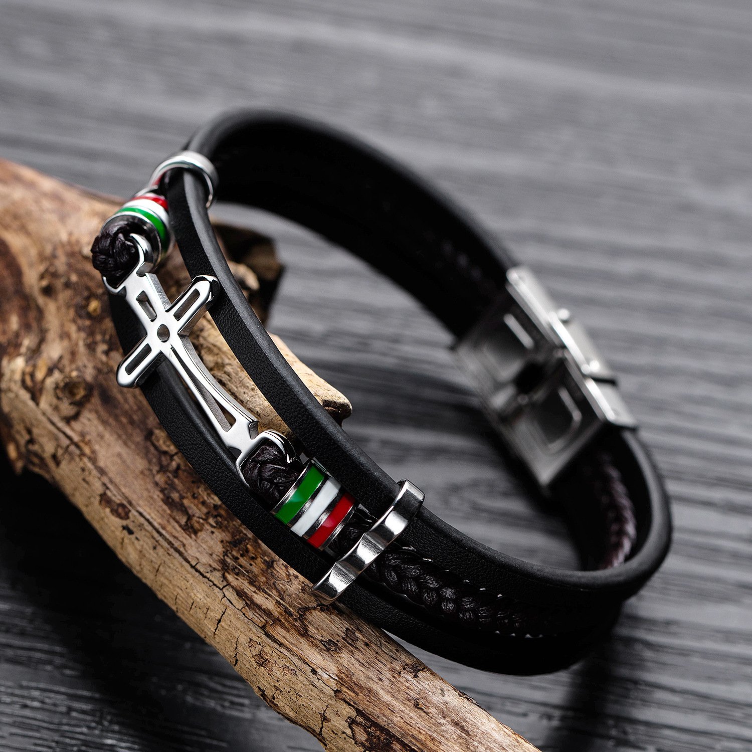 Bracelete Masculino em Couro Legítimo 'Paixão de Cristo'