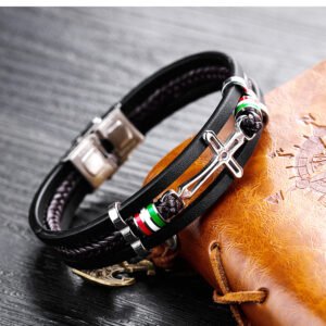 Bracelete Masculino em Couro Legítimo 'Paixão de Cristo'